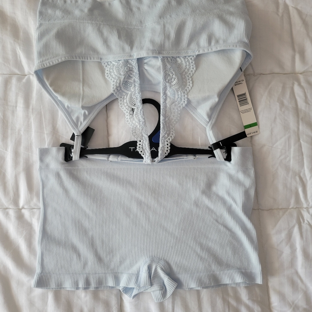 TAHARI BRAND NEW SEAMLESS BRA SET REMOVABLE PADS SIZE L - Picture 3 of 6